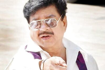 Shatrughan Sinha supports LK Advani after boycotting Goa conclave