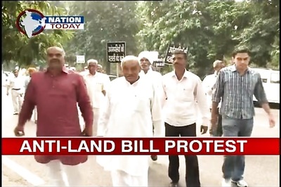 Delhi: Farmers protest against Land Acquisition Bill