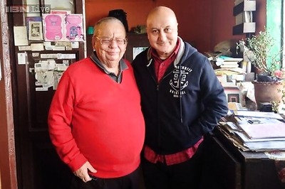 Snapshot: Anupam Kher meets Ruskin Bond in Mussoorie