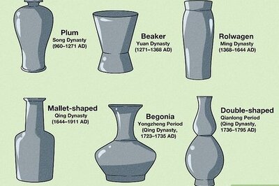 How to Tell if a Chinese Vase Is Valuable