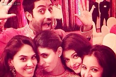 Snapshot: Aishwarya Rai poses with Shweta Nanda for a Diwali candid; Abhishek Bachchan makes faces