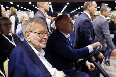 Warren Buffett Reveals What Will Happen To His Wealth After Death