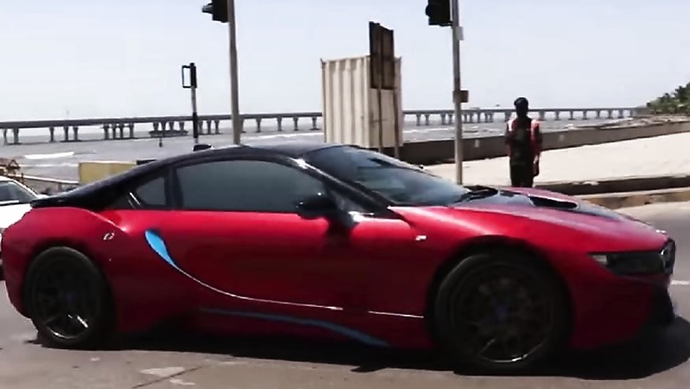 Sachin Tendulkar Spotted Driving His BMW i8 in Mumbai, Lamborghini Huracan, Porsche 911 Joins the Drive [Video]