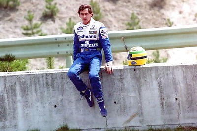 Senna's gloves auctioned for 22,000 pounds