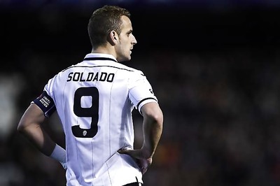Tottenham Hotspur sign Valencia striker Roberto Soldado: reports