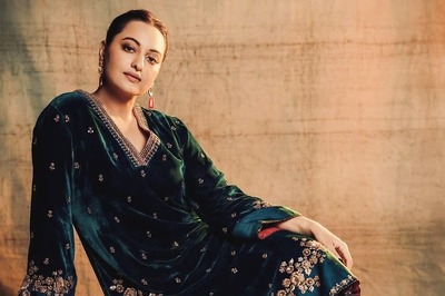 Sonakshi Sinha's Elegance Shines Through In This Navy Blue Velvet Kurta Set