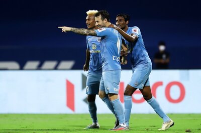 ISL 2020-21 HIGHLIGHTS, Mumbai City FC vs SC East Bengal Latest Updates: Le Fondre and Santana Goals, Boumous Assists Spark Life in Mumbai