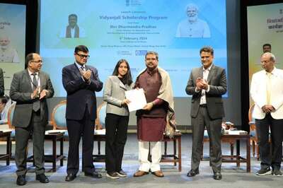 Education Minister Launches Vidyanjali Scholarship Programme For NVS Students