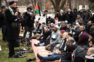 Muslims Take Friday Prayers to Donald Trump's Doorstep After Jerusalem Move