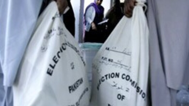 Pak's vital vote: Hung Parliament predicted