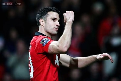Manchester United's Robin Van Persie to miss Premier League opener