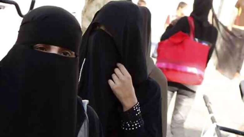 Mangalore college bans burqa in class