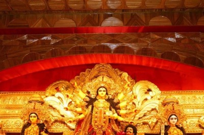 'Radio Uncle': Kumortuli Resident Repairs Radios Before Mahalaya to Help People Listen to Mahisashurmardini