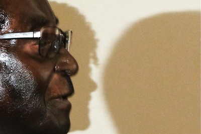 Robert Mugabe Refuses to Stand Down in Talks With Military