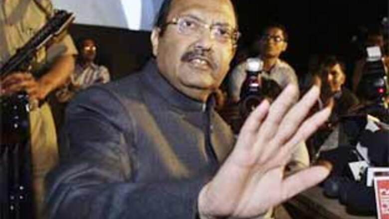Amar Singh threatens to quit SP over tiff with Azam