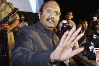 Amar Singh threatens to quit SP over tiff with Azam