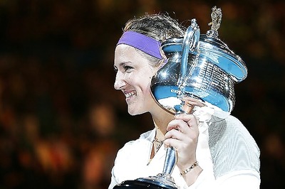 Azarenka defeats Li Na to lift Australian Open title