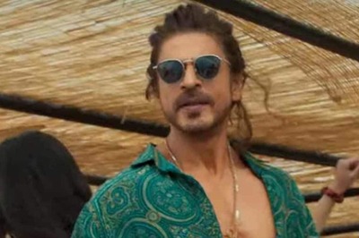 Fan Asks Shah Rukh Khan to Give 'Genuine Pathaan Review', His Answer Will Impress You