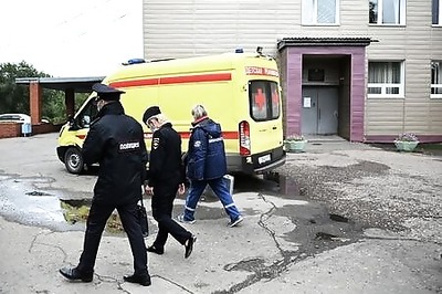 Kremlin says doctors doing everything for stricken Putin critic Navalny