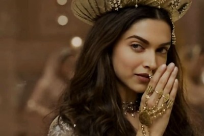 Deepika Padukone trained with Birju Maharaj for kathak sequence in 'Bajirao Mastani'