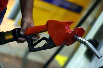 Petrol Costs Rs 34 per Litre Before Tax, Dealer Commission in Delhi