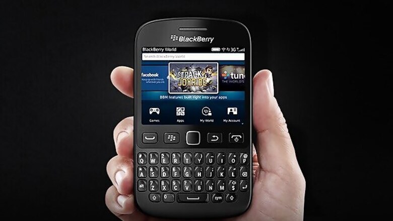 BlackBerry in flashback mode, launches BlackBerry 9720 running BB 7 OS
