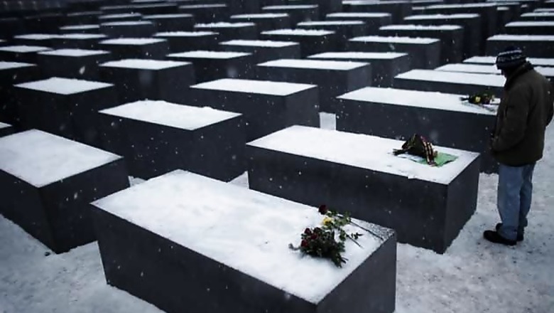 Holocaust victims mourned at Auschwitz and beyond