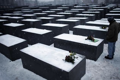Holocaust victims mourned at Auschwitz and beyond