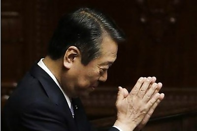 Revolt in Japan ruling party, but govt keeps majority