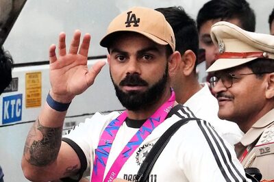 World Cup Winner Virat Kohli Spotted at London Airport, Clicks Selfie With Fan