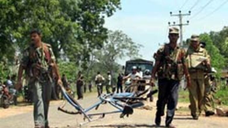 Thousands flee fighting in Lanka