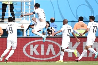 World Cup 2014: Uruguay eliminate Italy, progress to last 16 with 1-0 win