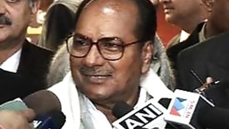 Chandy need not quit in view of HC order: Antony