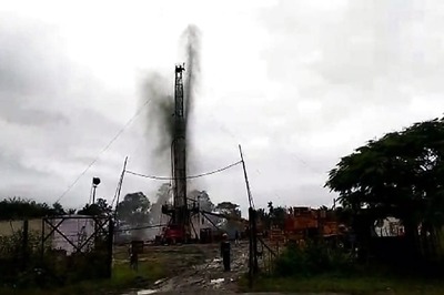OIL Says Three Foreign Experts Have Reached Gas Well Blowout Site in Assam's Tinsukia