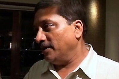 BJP leader calls Advani rancid pickle, party edits him