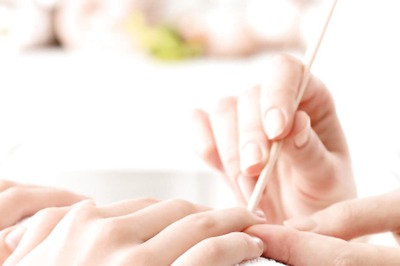 Ways To Keep Your Nails Fresh During the Monsoon Rains