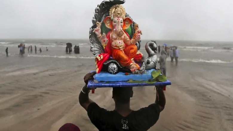 Ganesh Chaturthi Celebrations Begin on a Low-key Note in Maharashtra as Covid-19 Dampens Spirit