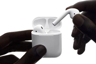 Apple AirPod Headphones On Sale After Two-Month Delay