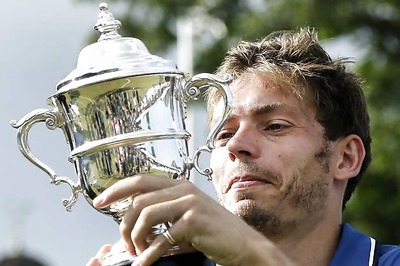 Mahut beats Hewitt to win the Hall of Fame title