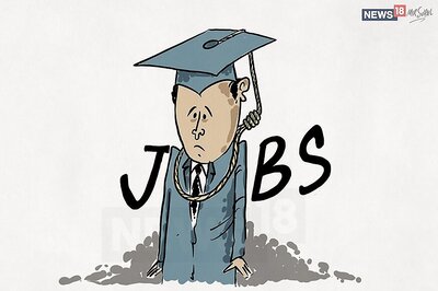 Microsoft Witnesses Massive Drop in Hiring Activity, LinkedIn has Only Three Openings