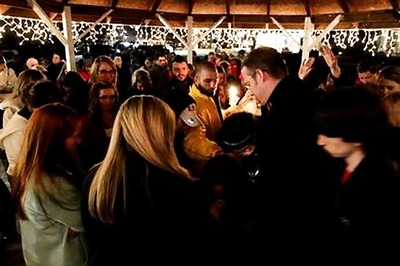 US: Alabama town prays for gunman to release 5-year-old