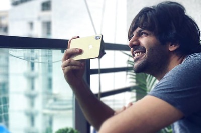 Kartik Aaryan Says He's That 'Bua' Who Needs to Click Sky Every Time There's a Cloud