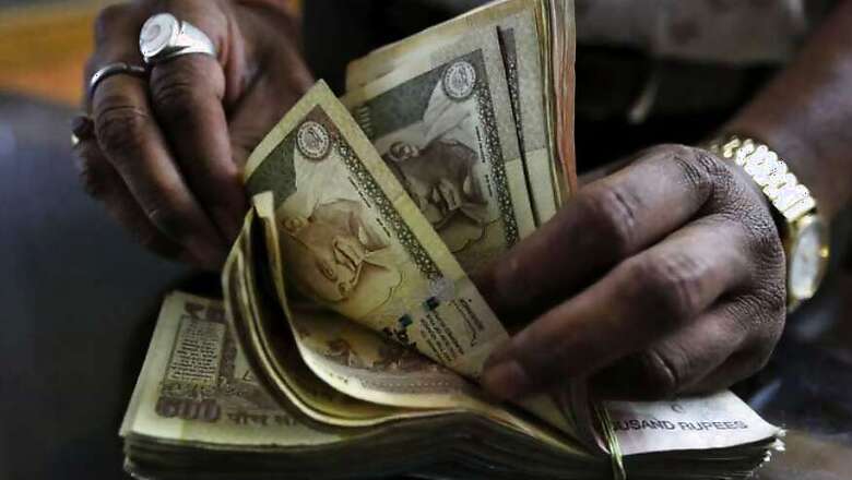 NRIs, Indians Returning Home to Show Demonetised Notes to Customs
