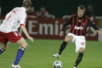 Milan defeat Hamburg on Beckham debut