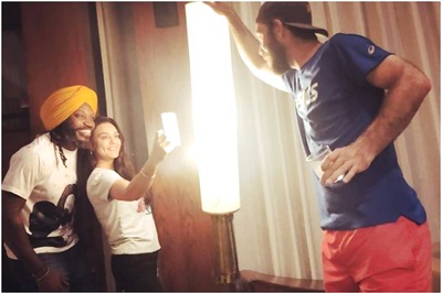 Preity Zinta and Chris Gayle Say 'Cheese' in This Adorable Selfie