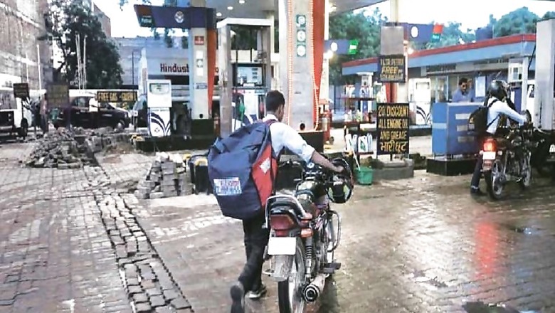 Ghaziabad District Admin Allows Retailers to Take up Doorstep Delivery