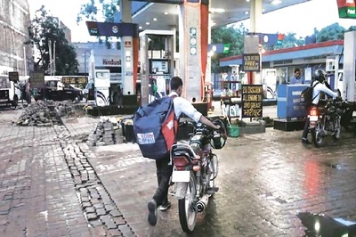 Ghaziabad District Admin Allows Retailers to Take up Doorstep Delivery