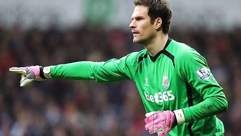 Chelsea sign Stoke City goalkeeper Asmir Begovic