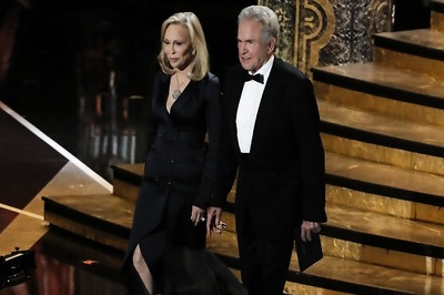 Move Over Rita Moreno, Faye Dunaway Too Re-Wore Her Oscars 2017 Outfit; See Pics