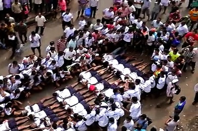 Dahi Handi Mandals Defy SC's Human Pyramid Ruling in Maharashtra
